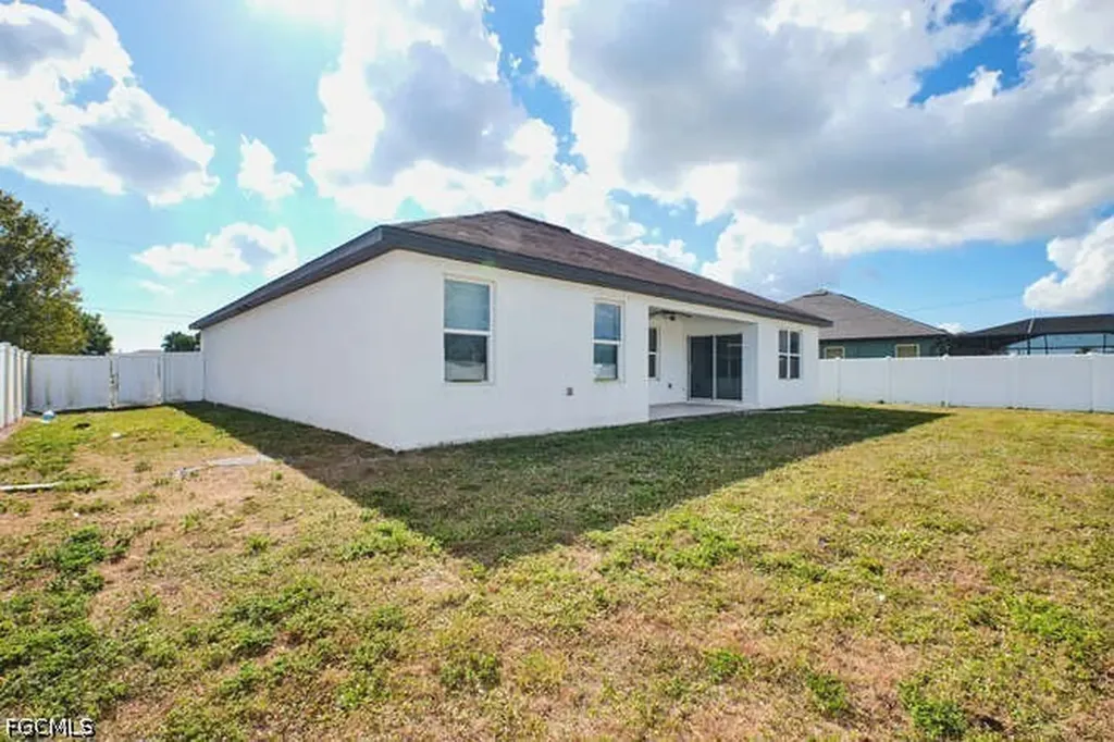 135 SW 31st Street Cape Coral FL 33914