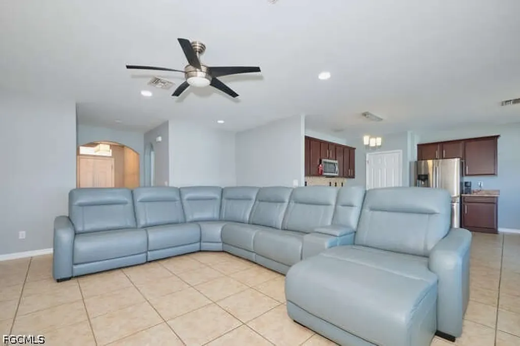 135 SW 31st Street Cape Coral FL 33914