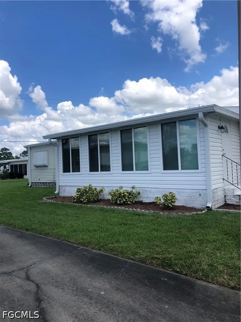 135 Chisholm Trail North Fort Myers FL 33917