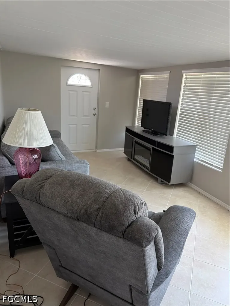 135 Chisholm Trail North Fort Myers FL 33917