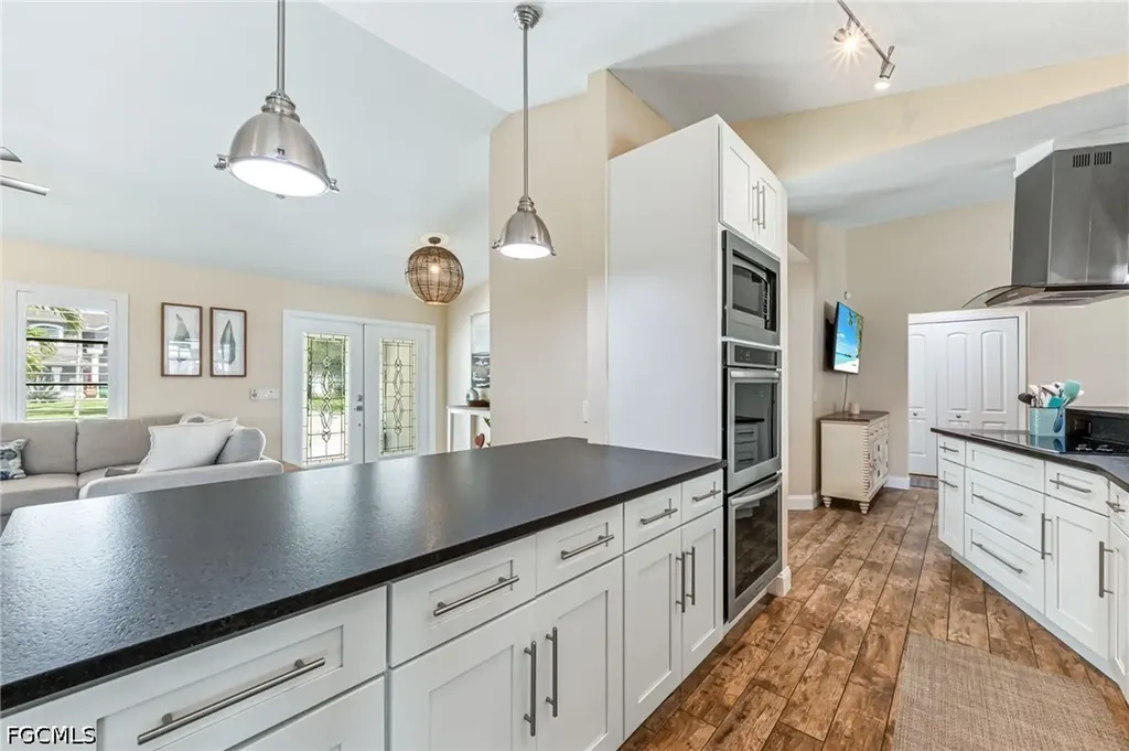 5630 Riverside Drive Cape Coral FL 33904
