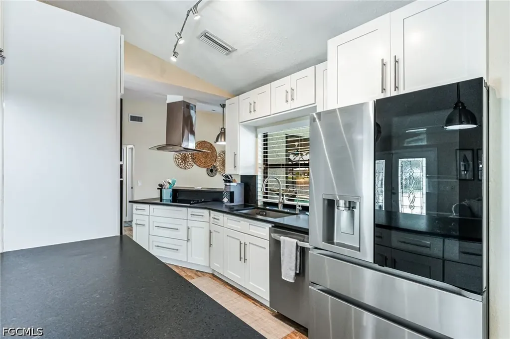 5630 Riverside Drive Cape Coral FL 33904