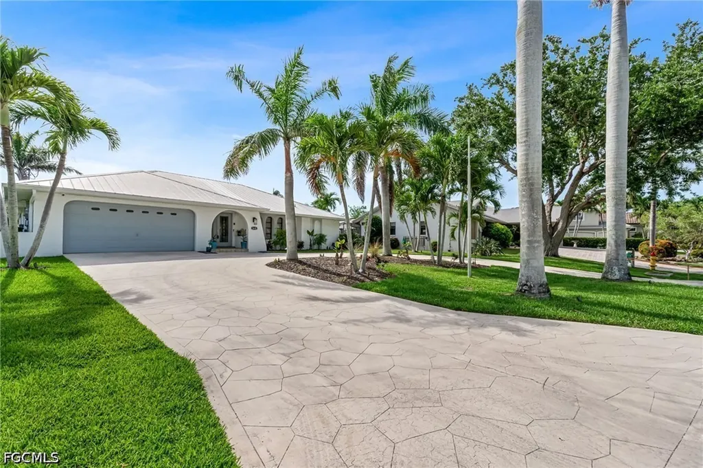 5630 Riverside Drive Cape Coral FL 33904