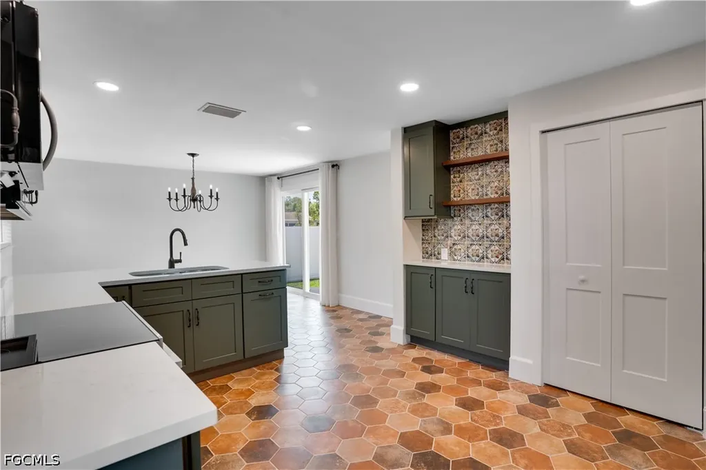 4058 39th Avenue N St. Petersburg FL 33714