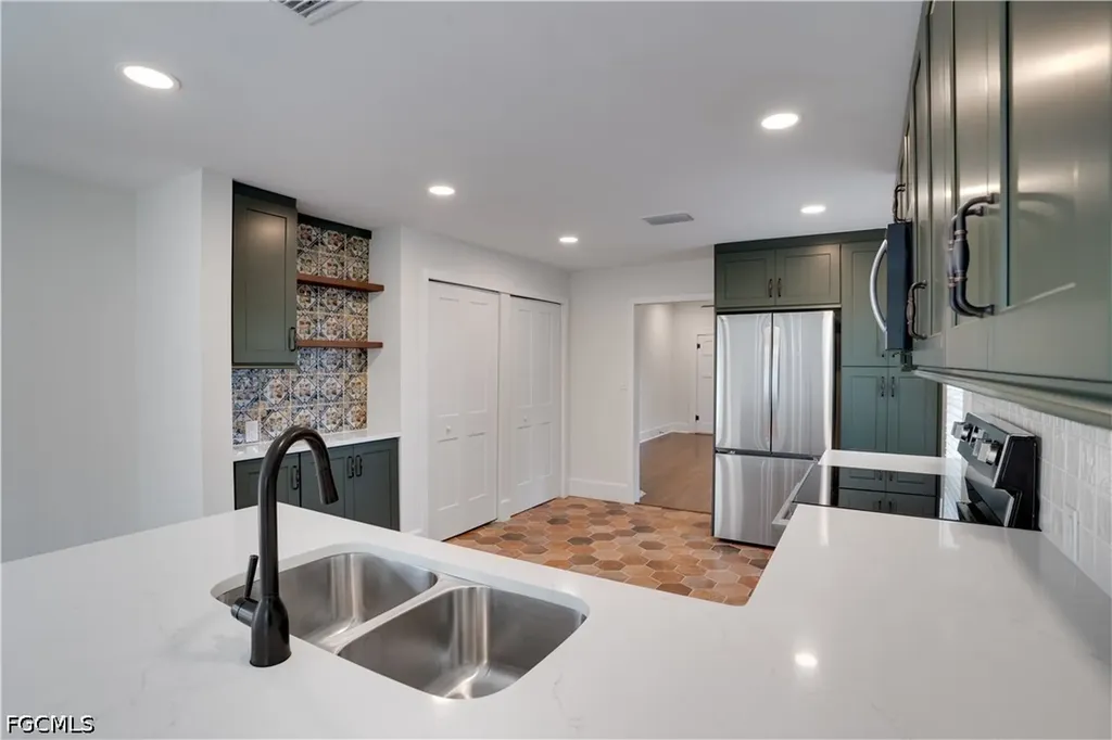 4058 39th Avenue N St. Petersburg FL 33714