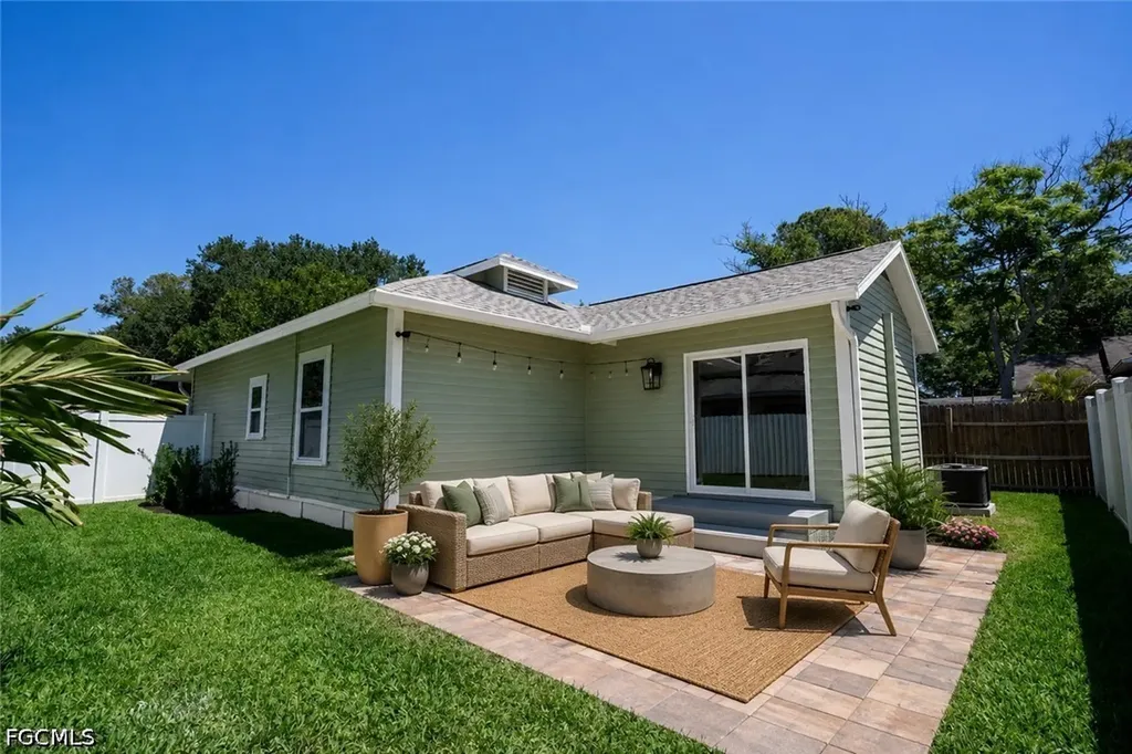4058 39th Avenue N St. Petersburg FL 33714