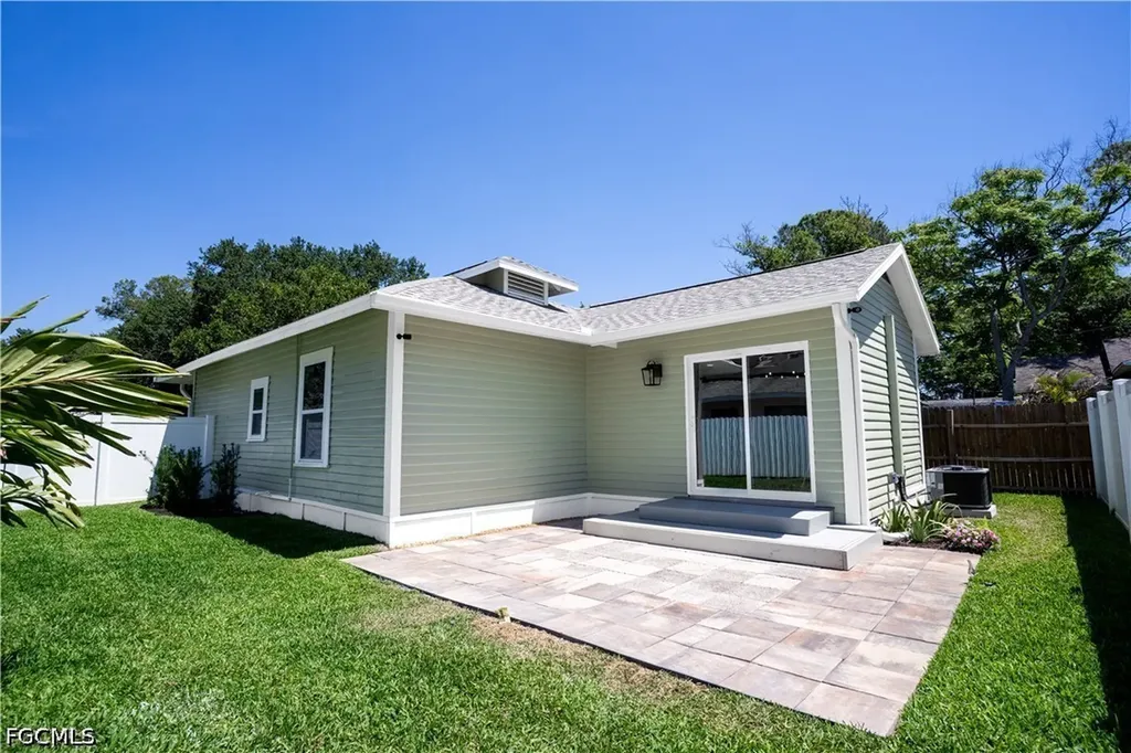 4058 39th Avenue N St. Petersburg FL 33714