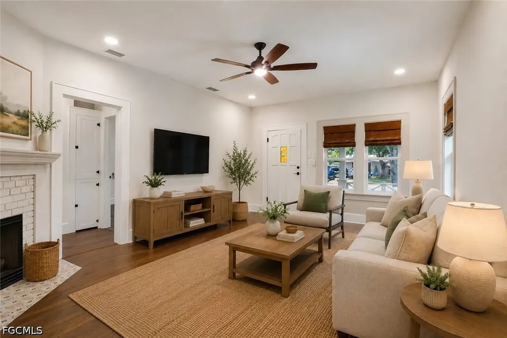 4058 39th Avenue N St. Petersburg FL 33714
