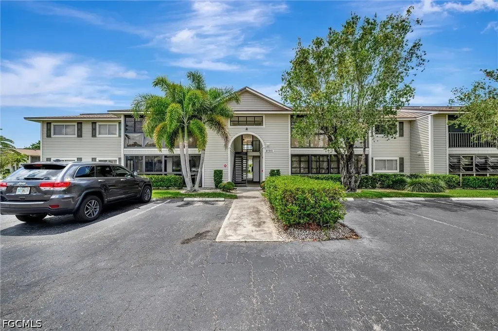 8110 S Woods Circle Fort Myers FL 33919