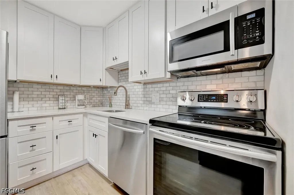 8110 S Woods Circle Fort Myers FL 33919