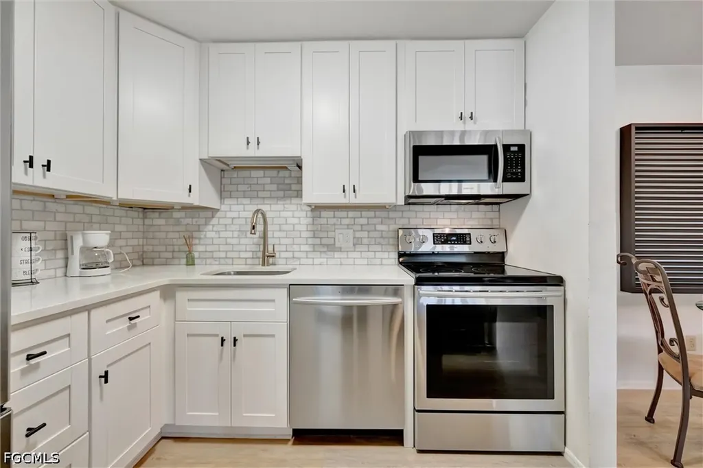 8110 S Woods Circle Fort Myers FL 33919