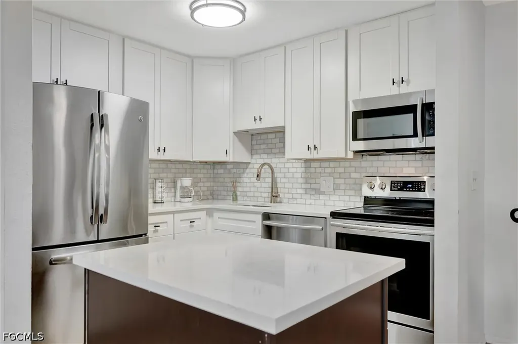8110 S Woods Circle Fort Myers FL 33919