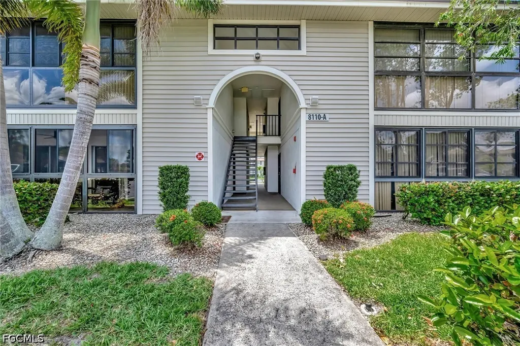 8110 S Woods Circle Fort Myers FL 33919