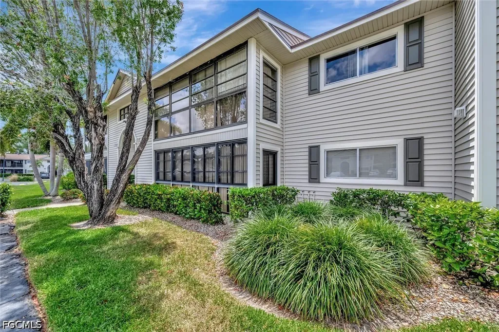 8110 S Woods Circle Fort Myers FL 33919