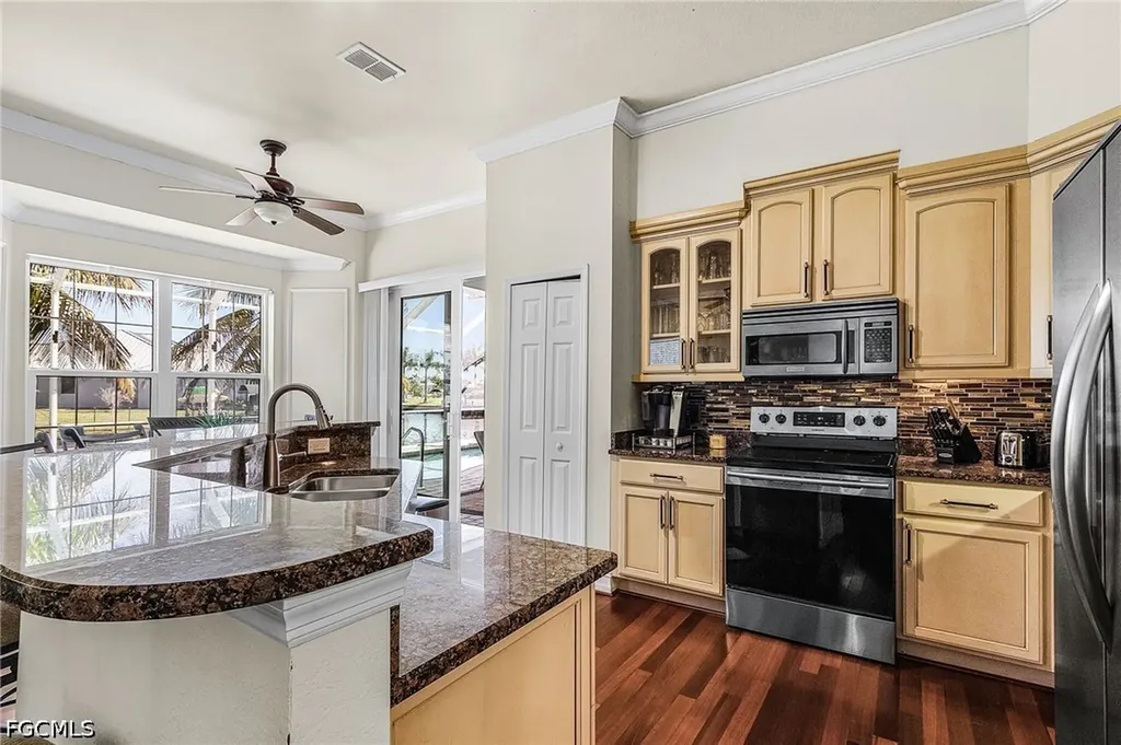 4311 SW 25th Place Cape Coral FL 33914