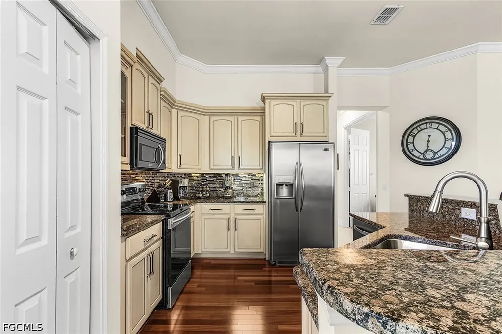 4311 SW 25th Place Cape Coral FL 33914