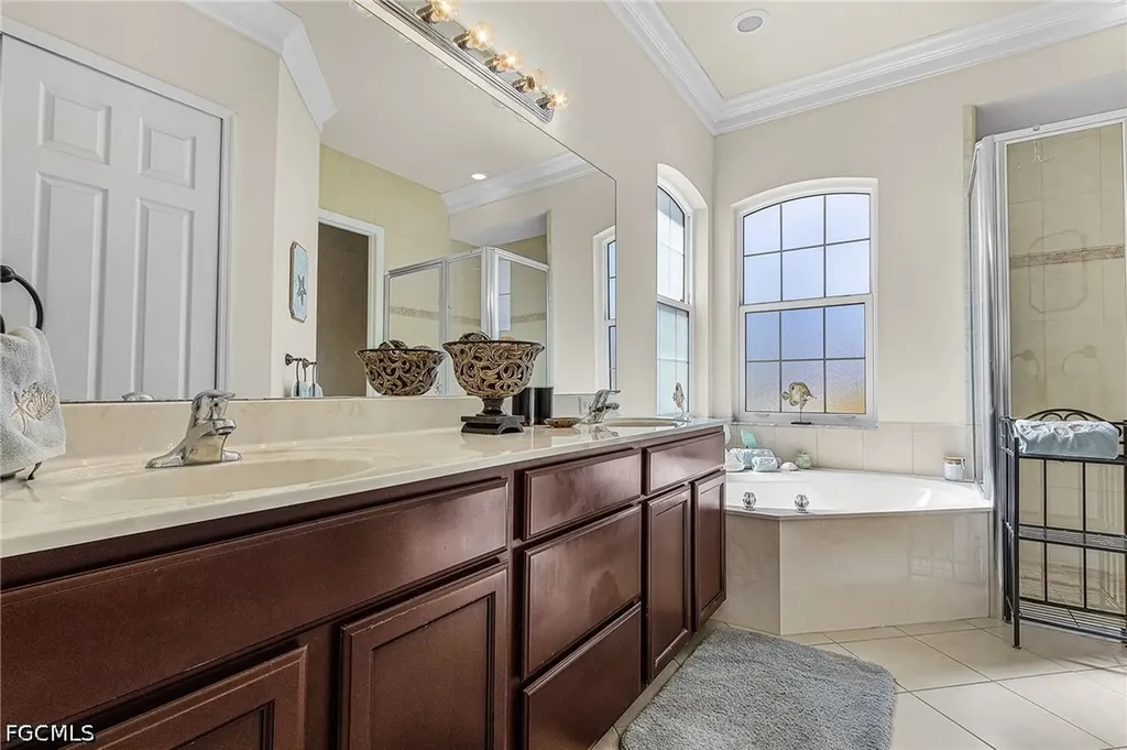 4311 SW 25th Place Cape Coral FL 33914