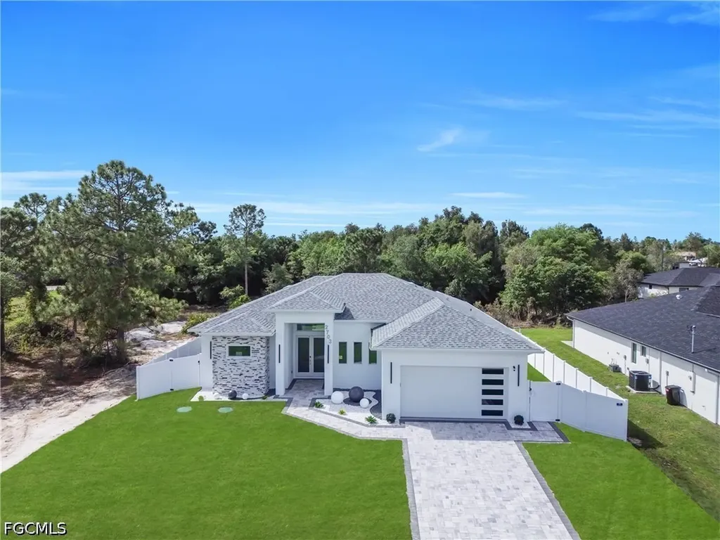 2703 34th Street SW Lehigh Acres FL 33976