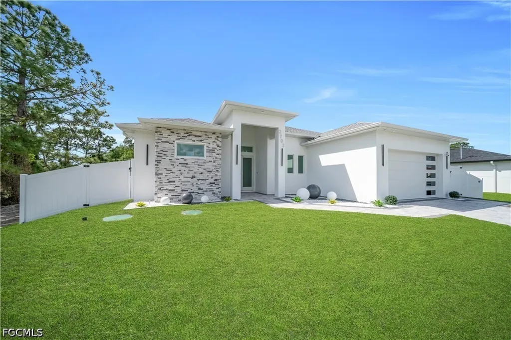 2703 34th Street SW Lehigh Acres FL 33976