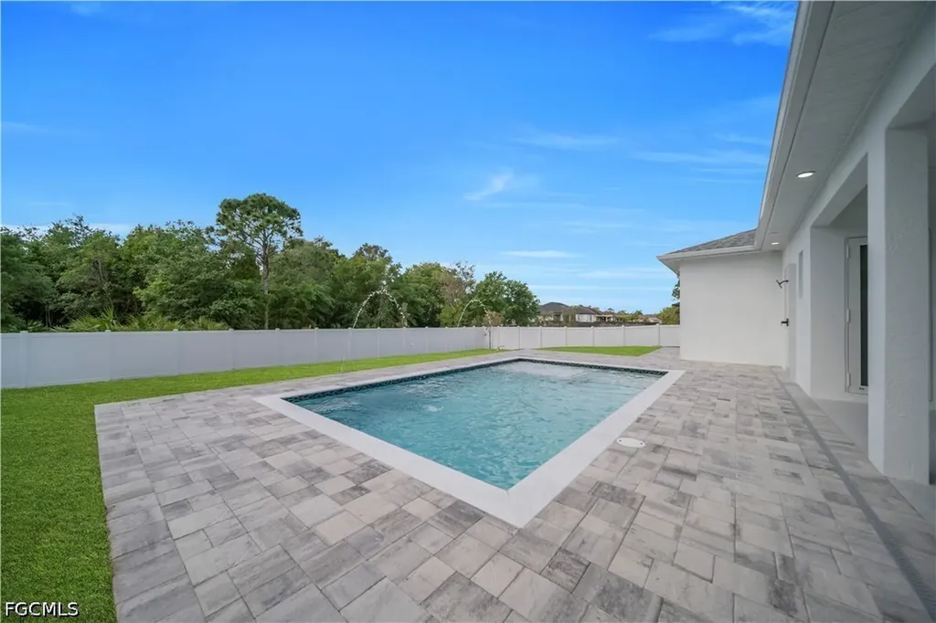 2703 34th Street SW Lehigh Acres FL 33976