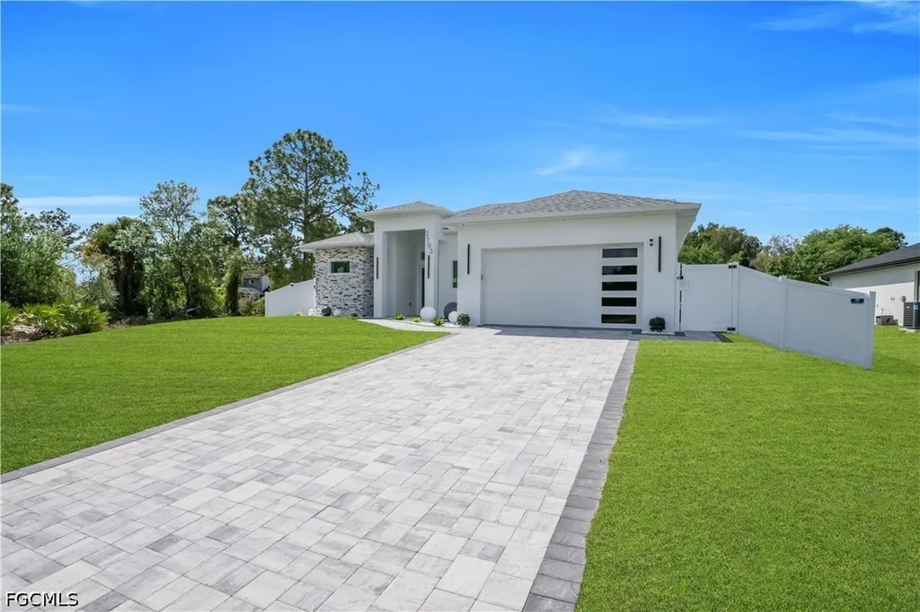 2703 34th Street SW Lehigh Acres FL 33976