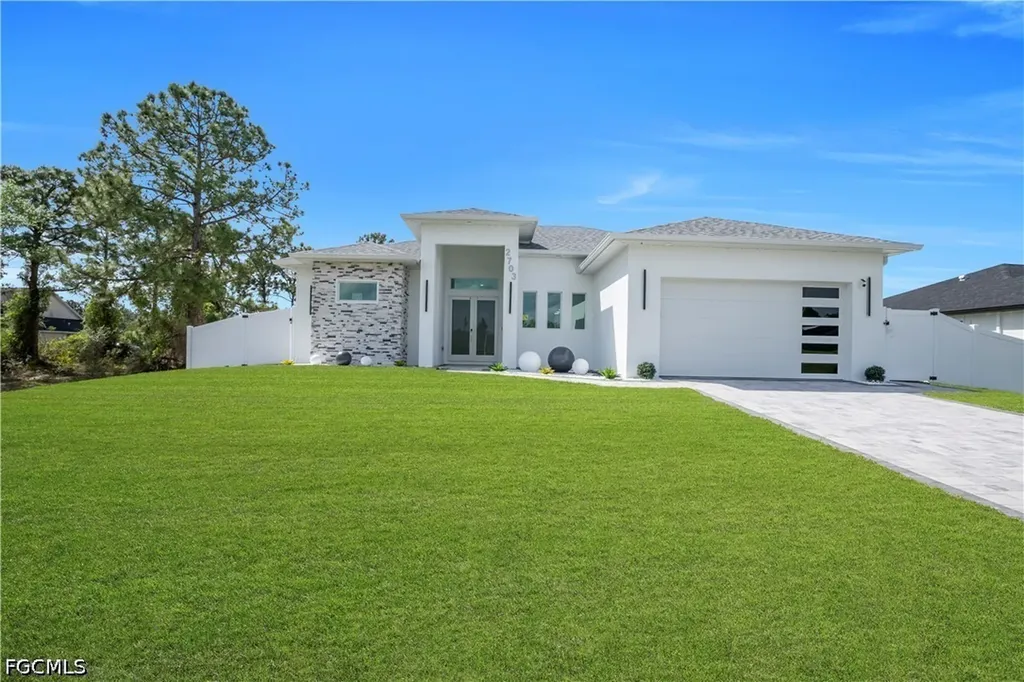 2703 34th Street SW Lehigh Acres FL 33976
