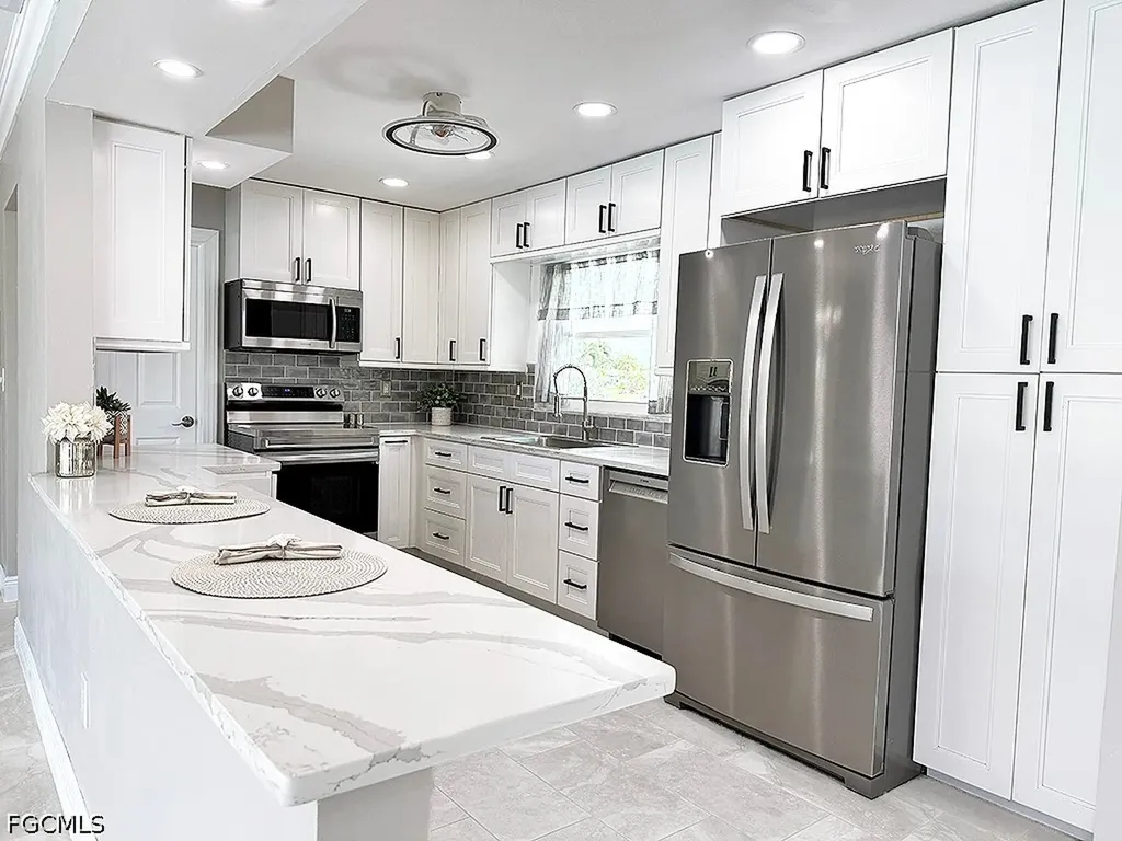 4520 SE 1st Place Cape Coral FL 33904