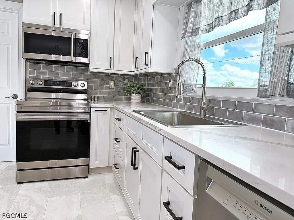 4520 SE 1st Place Cape Coral FL 33904