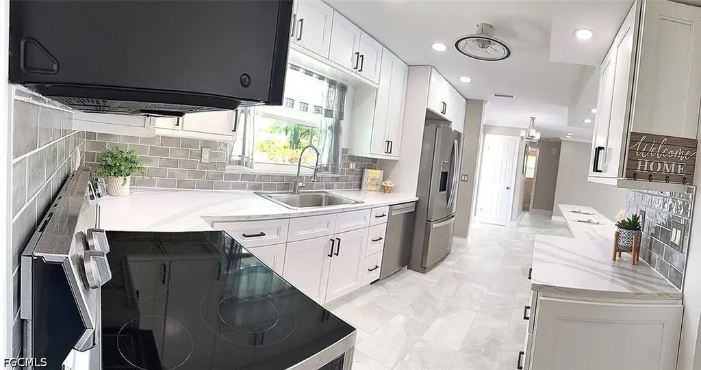 4520 SE 1st Place Cape Coral FL 33904