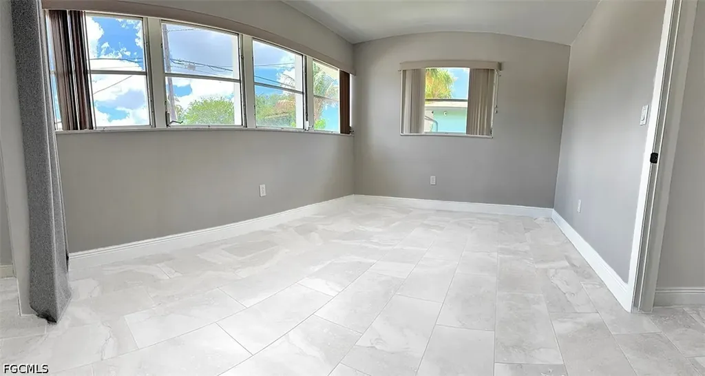 4520 SE 1st Place Cape Coral FL 33904