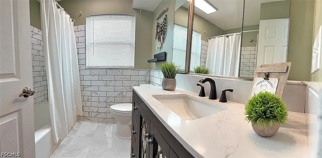 4520 SE 1st Place Cape Coral FL 33904