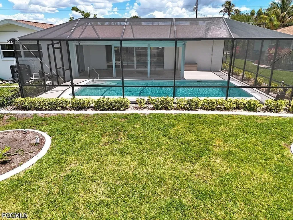 4520 SE 1st Place Cape Coral FL 33904