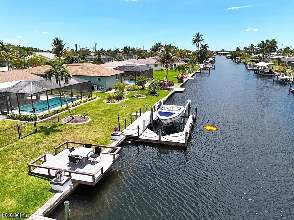4520 SE 1st Place Cape Coral FL 33904