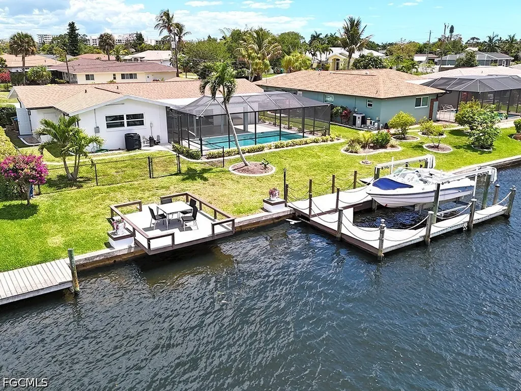 4520 SE 1st Place Cape Coral FL 33904
