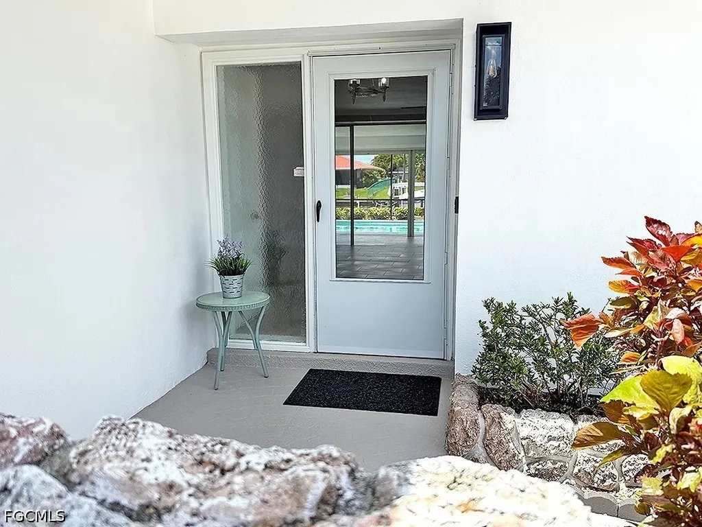 4520 SE 1st Place Cape Coral FL 33904