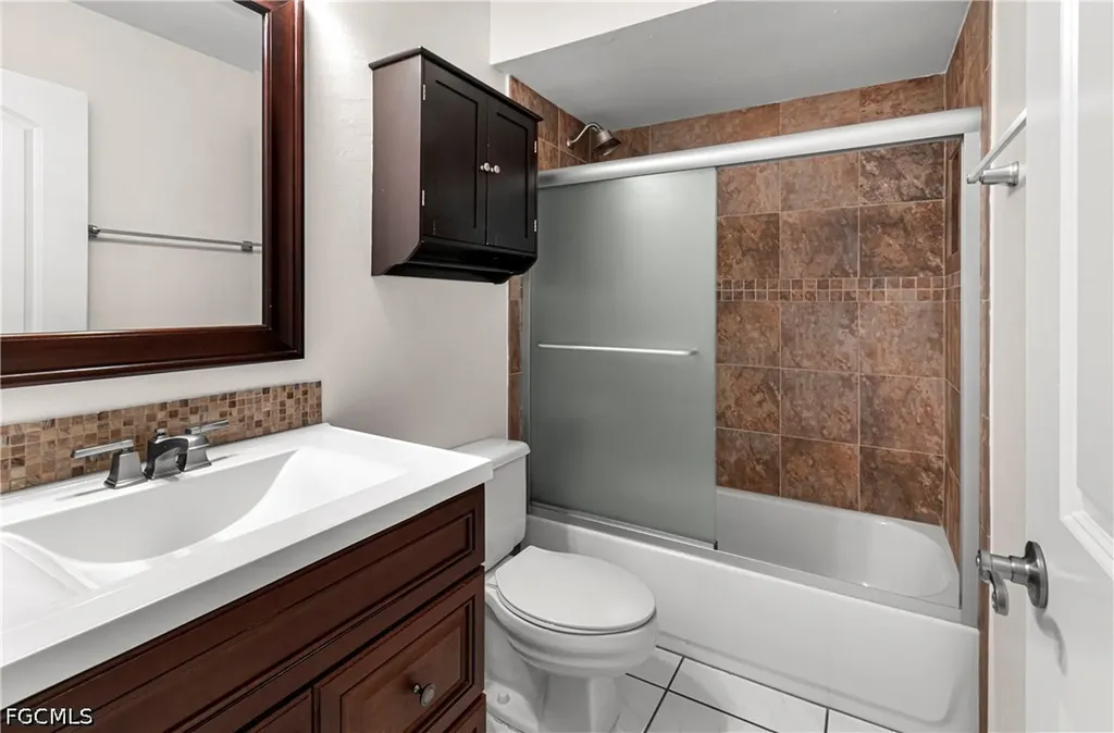 8302 Charter Club Circle Fort Myers FL 33919