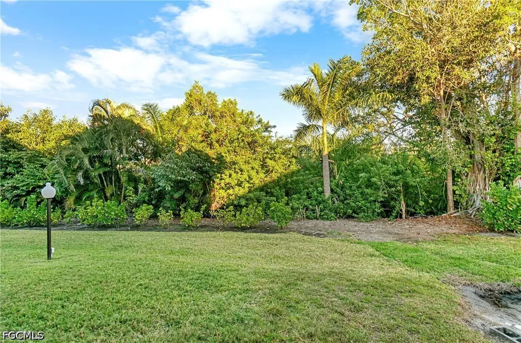 8302 Charter Club Circle Fort Myers FL 33919