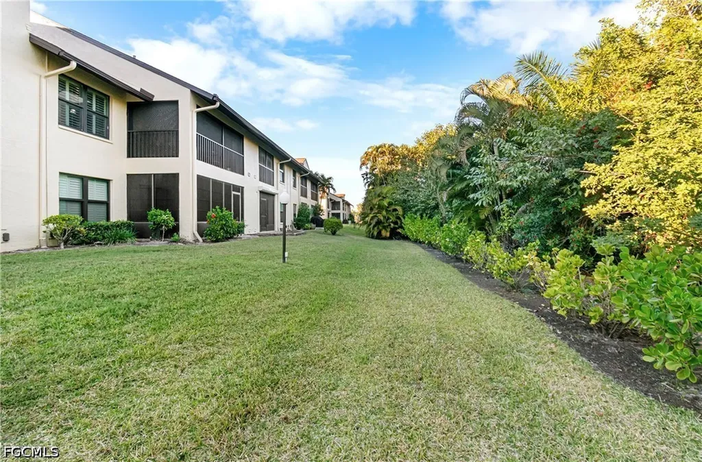 8302 Charter Club Circle Fort Myers FL 33919