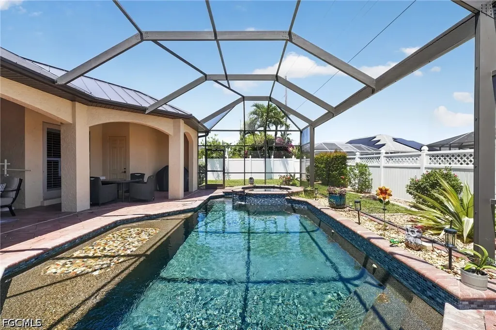 1911 SE 20th Street Cape Coral FL 33990