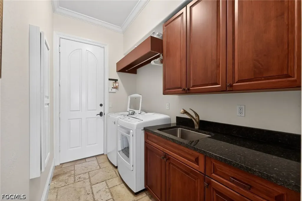 1911 SE 20th Street Cape Coral FL 33990