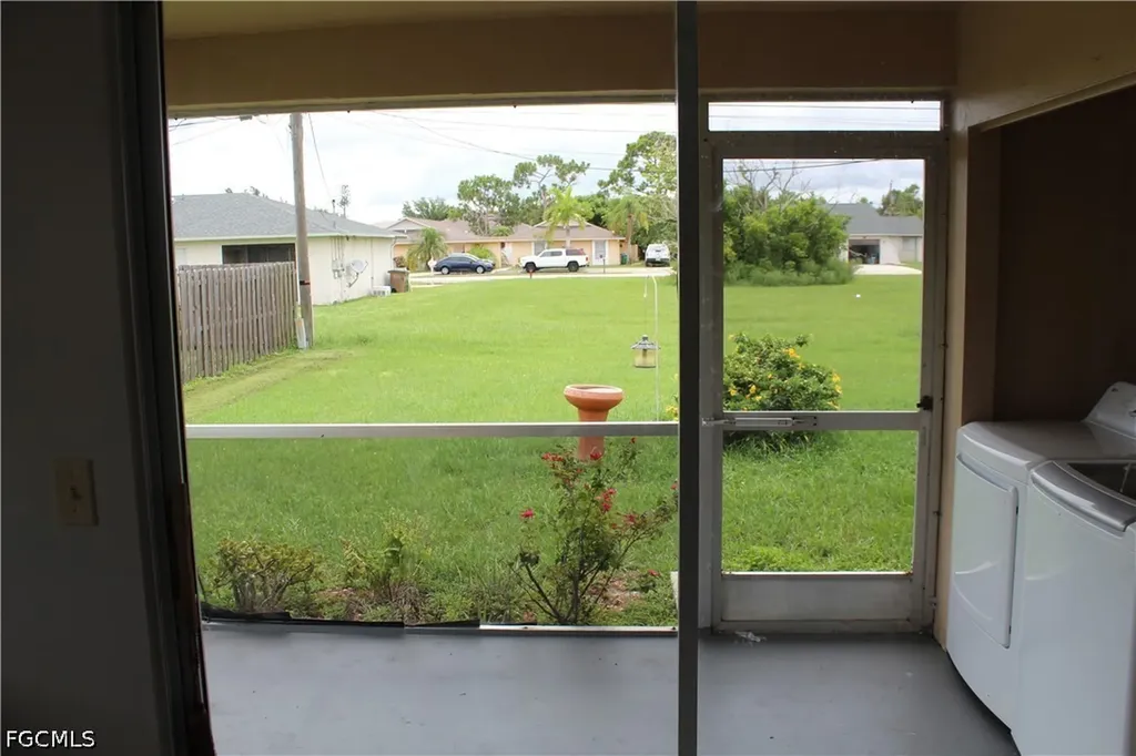 511 SE 5th Place Cape Coral FL 33990