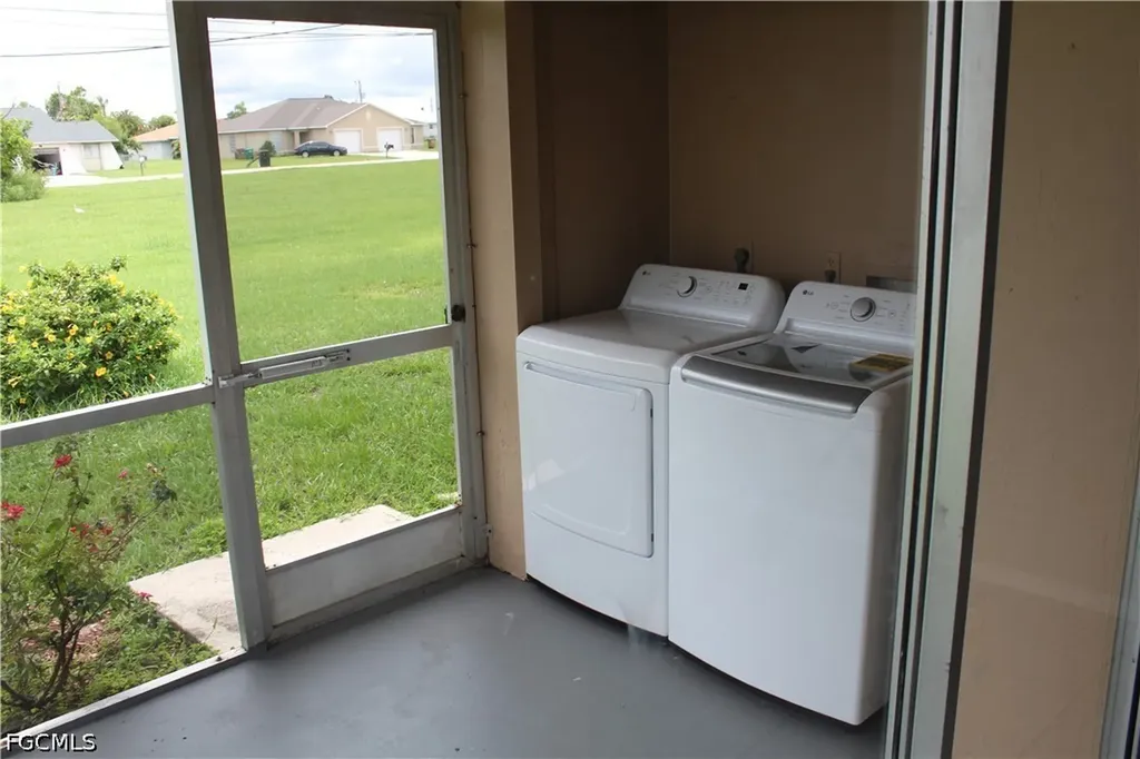 511 SE 5th Place Cape Coral FL 33990
