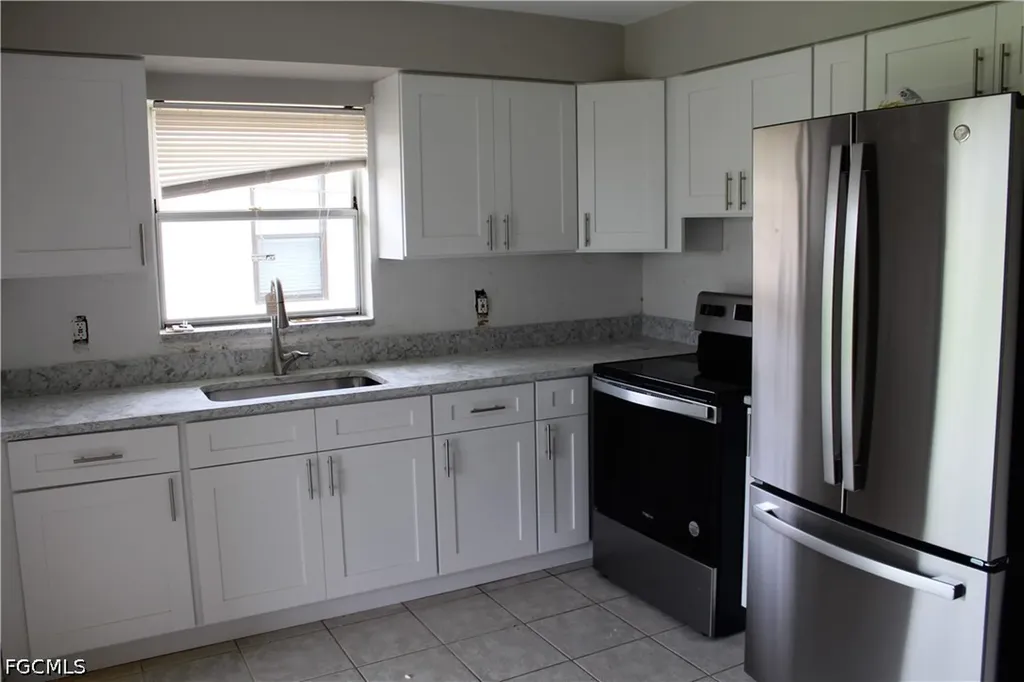 511 SE 5th Place Cape Coral FL 33990