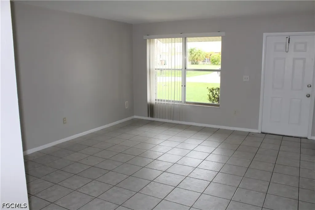511 SE 5th Place Cape Coral FL 33990