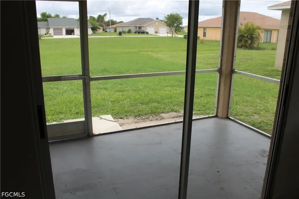 511 SE 5th Place Cape Coral FL 33990