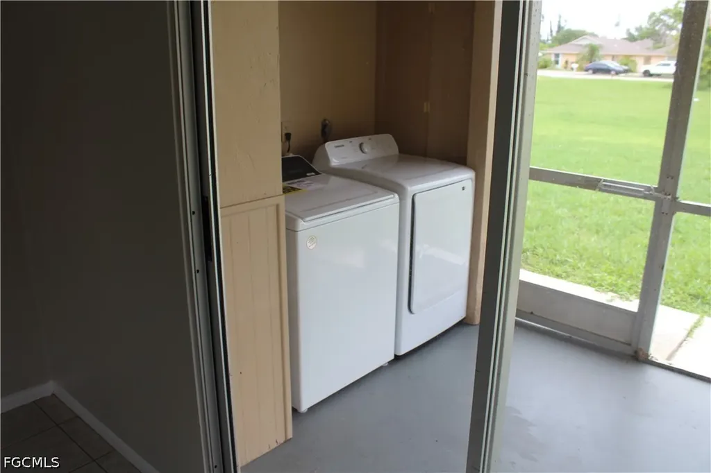 511 SE 5th Place Cape Coral FL 33990