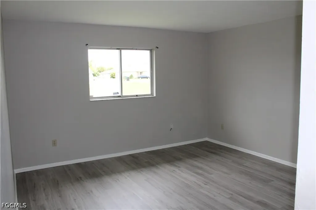 511 SE 5th Place Cape Coral FL 33990