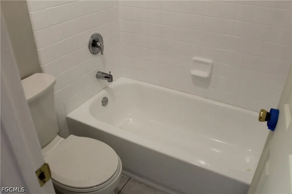 511 SE 5th Place Cape Coral FL 33990