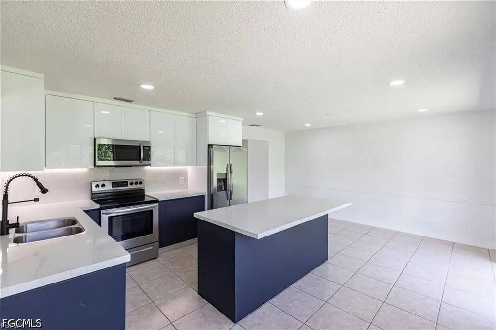 1717 NE 6th Terrace Cape Coral FL 33909
