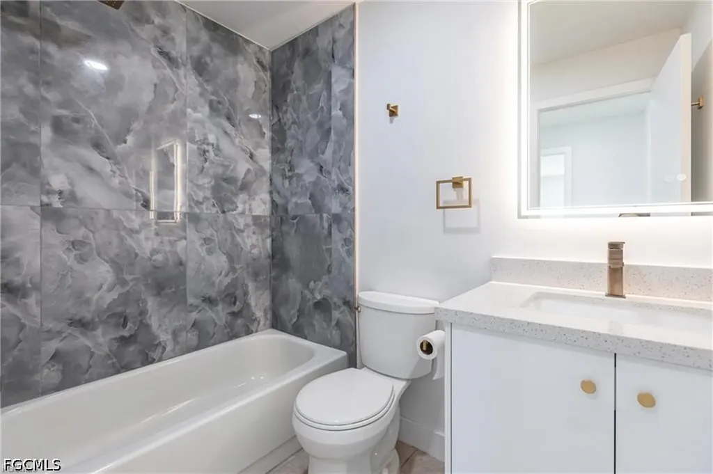 1717 NE 6th Terrace Cape Coral FL 33909